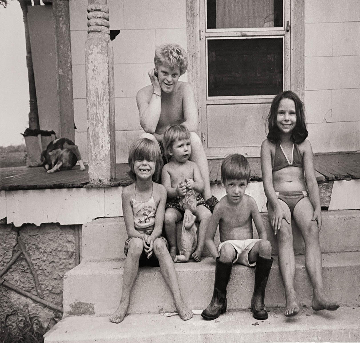 Five Children on Porch TN
1082
