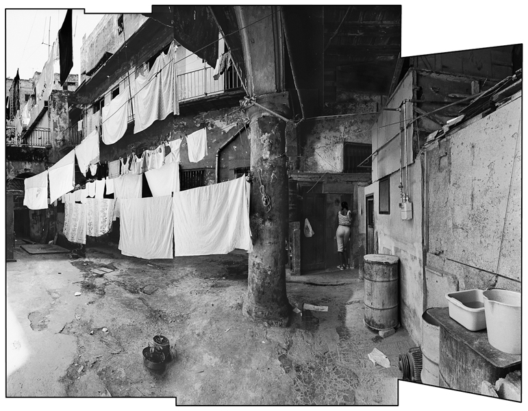 Havana Hanging laundry
